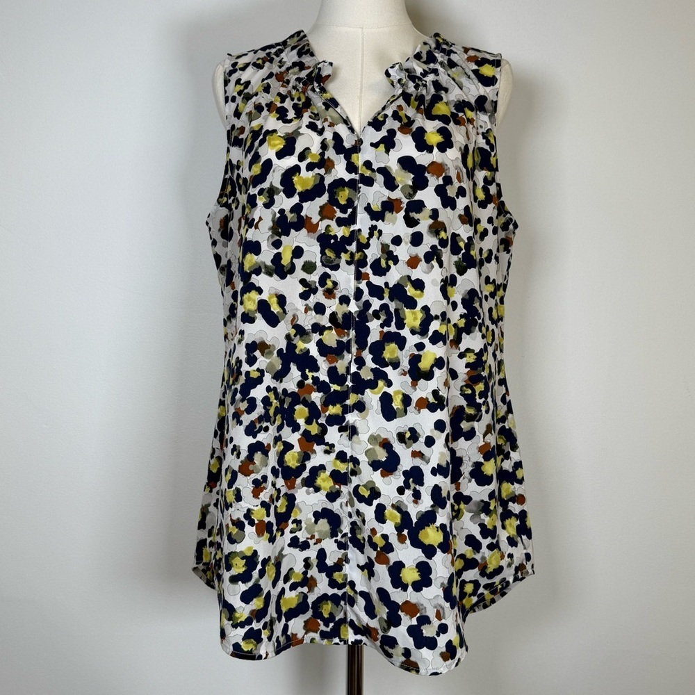 CAbi ‘Fierce’ Top Blouse Ruffle V-Neck Relaxed Fit Sleeveless Womens Size Large